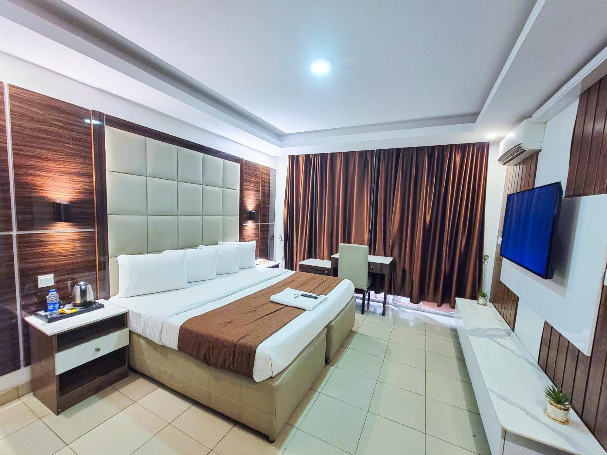 Hotel Presken @ Victoria Island Apese